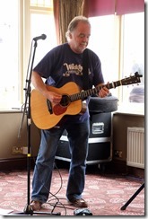 Alastair Russell gi'in it laldy